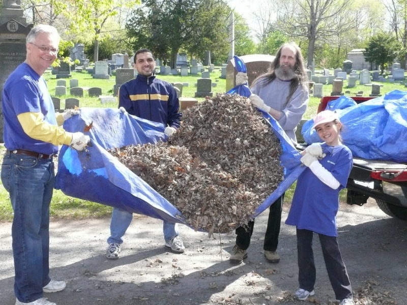 Volunteers from General Electric at Vale.